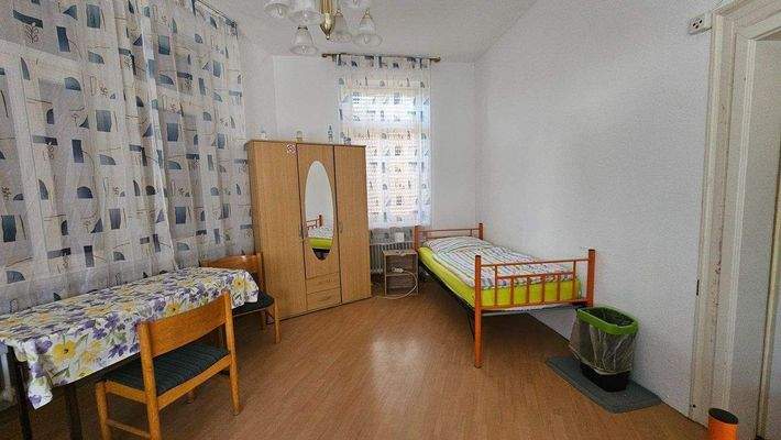 Teilansichten Zimmer (4).jpg