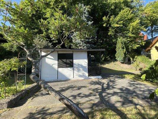 Gartenhaus mit Terrasse