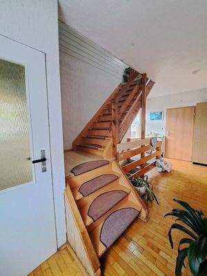 OG - Hausflur / Treppenaufgang