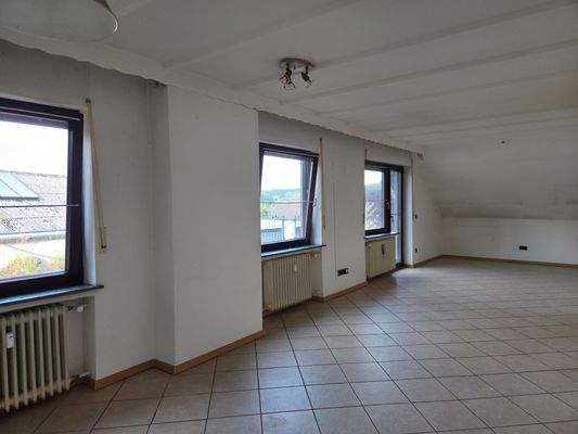 Wohn-Ess-Kochbereich DG mit Zugang zur großen Dach