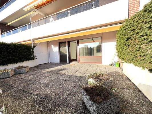 Terrasse mit Wohnungsansicht