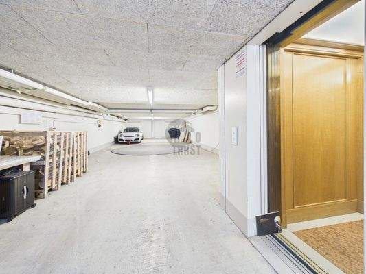 Tiefgarage / Keller