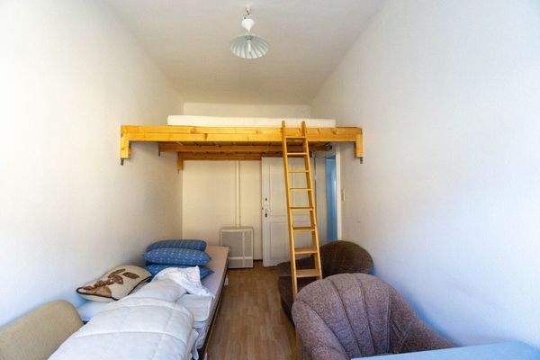 Dachbodenzimmer rechter Straßentrakt