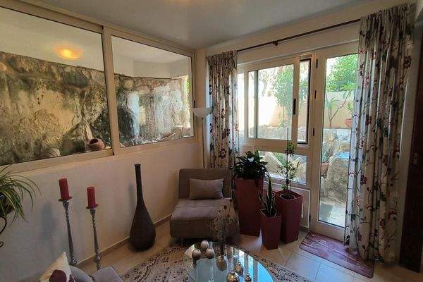 Kreta, Pirgos Psilonerou: Schönes Haus in toller Anlage in Strandlage zu verkaufen