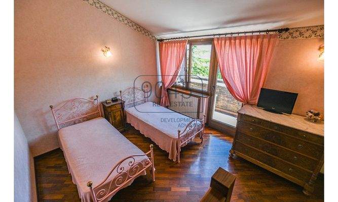 Elegante Villa mit Meerblick in der bezaubernden Hügellandschaft der Marken