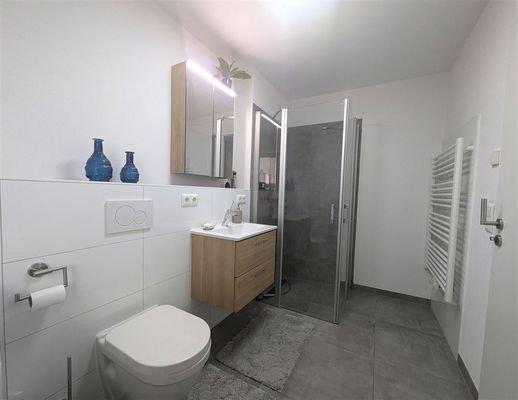 Modernes Badezimmer