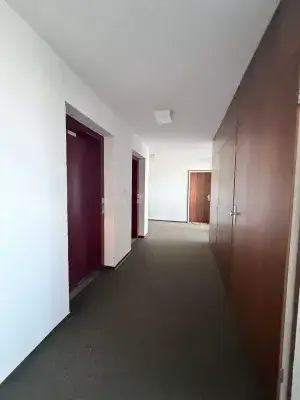 Außenbereich mit Aufzug