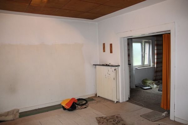 GROSSES HAUS WOHNZIMMER