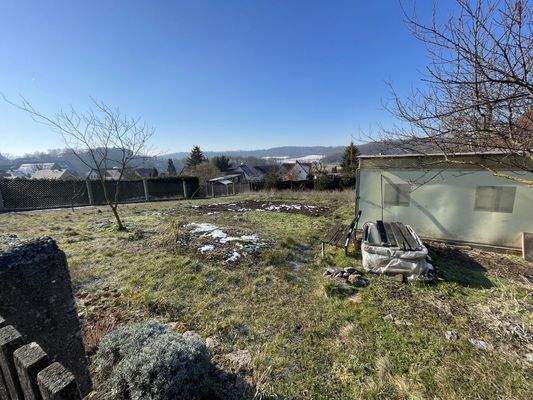 Grundstück mit Gartenhaus