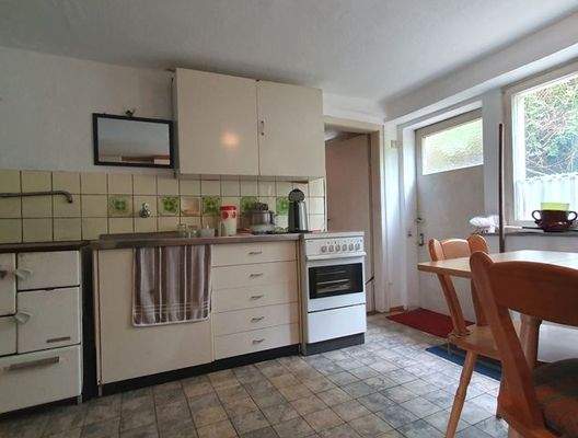 EG: Küche mit Essbereich