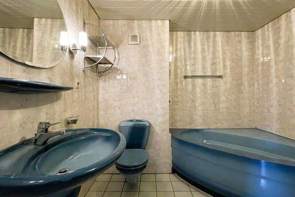 Badezimmer mit Wanne