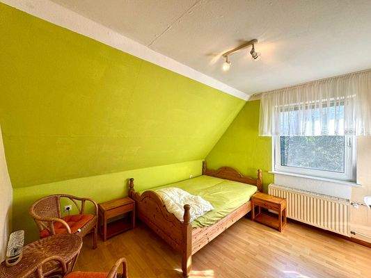 Schlafzimmer (3) OG