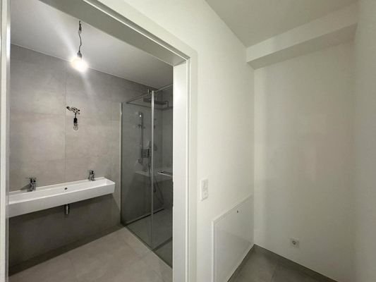 Wohnungseingang / Garderobe / Badezimmer