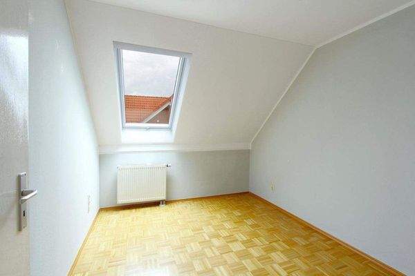 Schlaf-/ Kinderzimmer 2