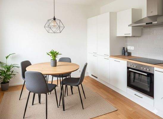 Moderne Küche mit Essbereich