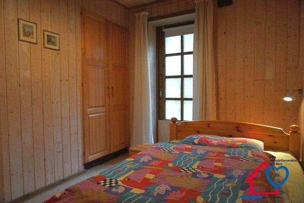 Schlafzimmer 2(2).jpg