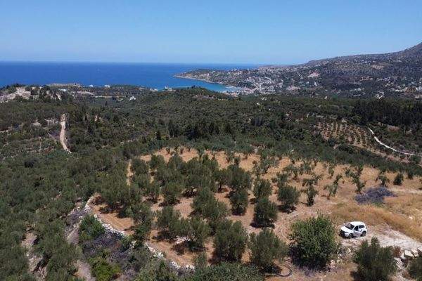 Kreta, Tsivaras: Grundstück in malerischer Lage mit Meerblick zu verkaufen