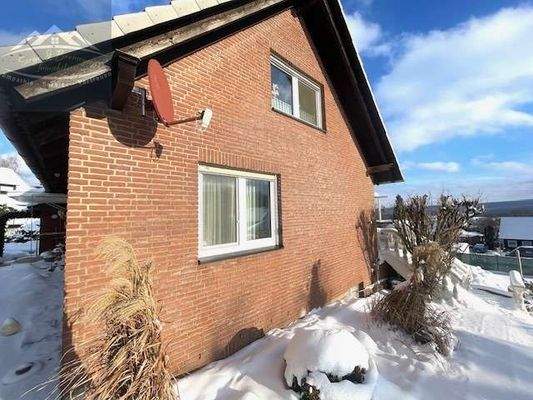 Seitenansicht vom Grundstück