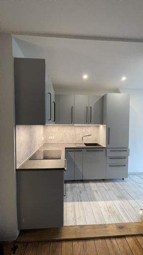 Aufwendig sanierte 2,5-Zimmerwohnung mit EBK zu vermieten! - Foto 1
