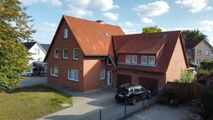 GEPFLEGTES UND MODERNISIERTES HAUS MIT 3 WOHNEINHEITEN / PROVISIONSFREI