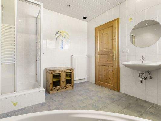 Schönes 247m² Mehrfamilienwohnhaus mit 4 Wohnungen am Weißensee mit Seeblick und Seenähe in TOPLAGE