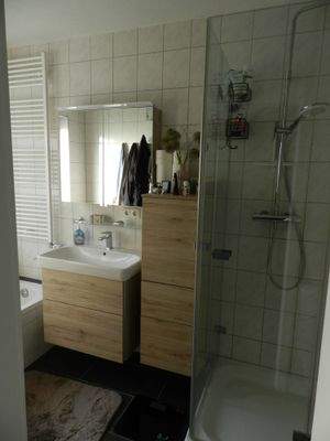 Modernes Bad / 1. OG