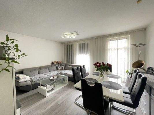 Wohn-/Esszimmer / 1. OG links