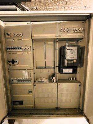 Wohnhaus_Detail_Stromkasten