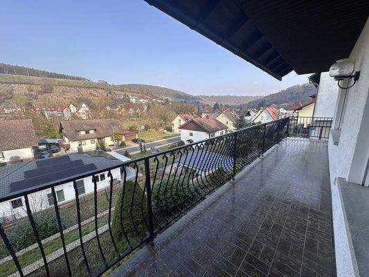 Balkon mit herrlichem Ausblick (EG)