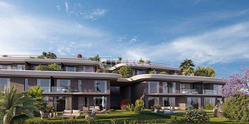 Sea-View Villas with Pools Right by the Beach in Çeşme