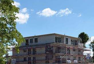 Im alten Waldstadion gelegen