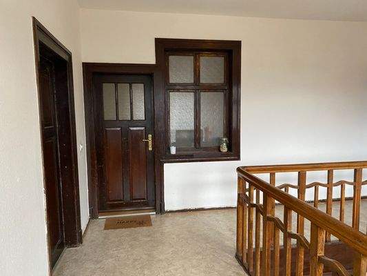 Treppenhaus.Wohnungseingang