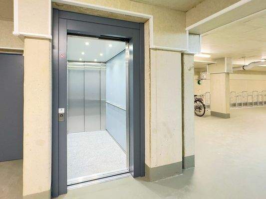 Fahrradraum mit Lift