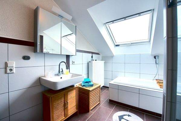  Badezimmer im Obergeschoss