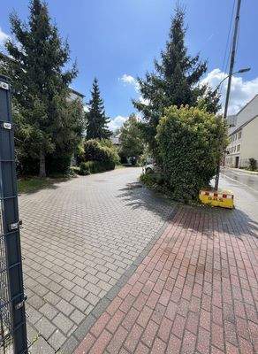 Einfahrt von der Straße