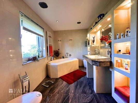 Wannenbad Erdgeschoss