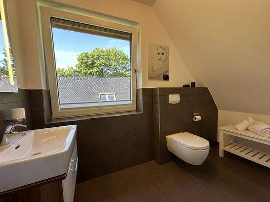 DHH - Badezimmer III im Dachgeschoss