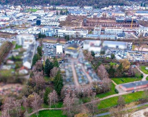 komplette Grundstücksansicht