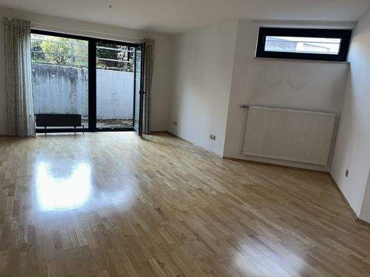 großes Gäste-/Arbeitszimmer 