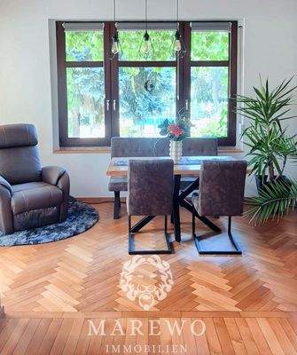 Haupthaus EG-Wohnung - Esszimmer mit Poolblick