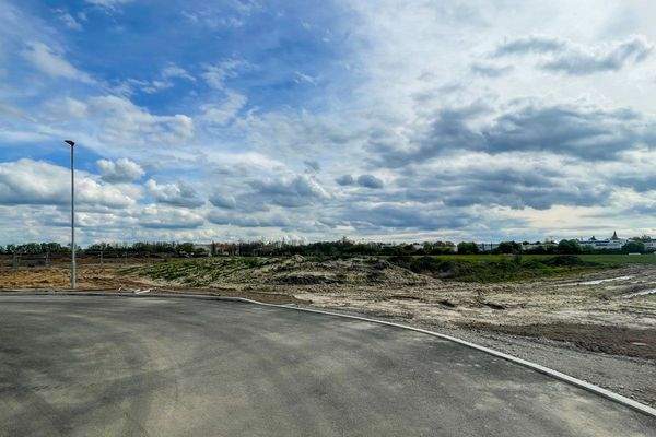 Straße (Richtung- Osten)