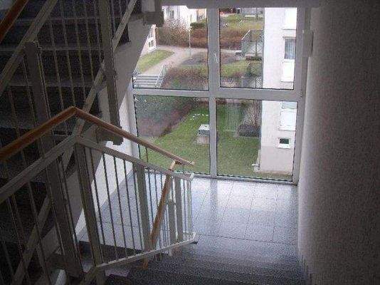 Treppenaufgang z. Wohnung (Abb. ähnlich)