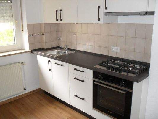 Hochwertige Einbauküche mit Spülmaschine.