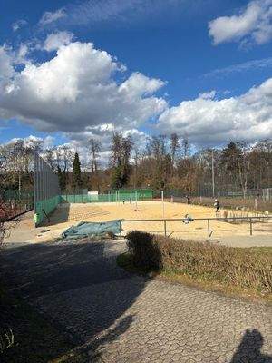 Vorbereitung zum Beachvolleyballfeld.de.jpg