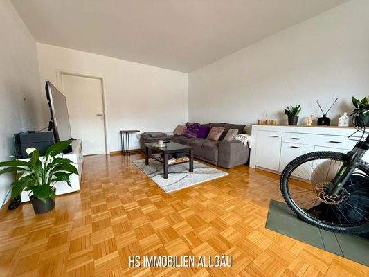 Wohnzimmer mit Zugang zum Elternschlafzimmer