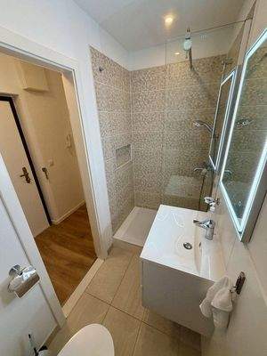 Modernes Badezimmer 3