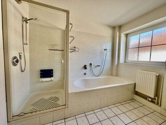 Duschkabine/Badewanne