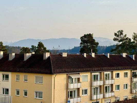 Kleiner Bergblick vom Laubengang