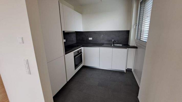 Moderne Küche mit Geräten