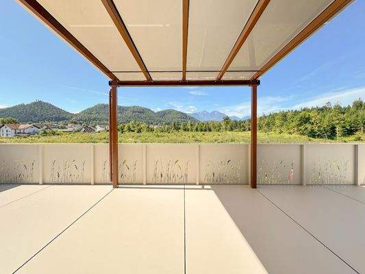 Teilüberdachter Balkon